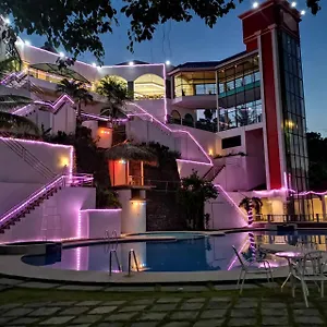 Hotel Bohol Plaza Mountain And Restaurant