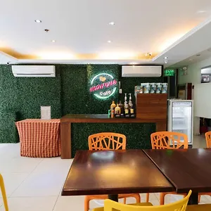 Reddoorz @ Poblacion Makati Makati City